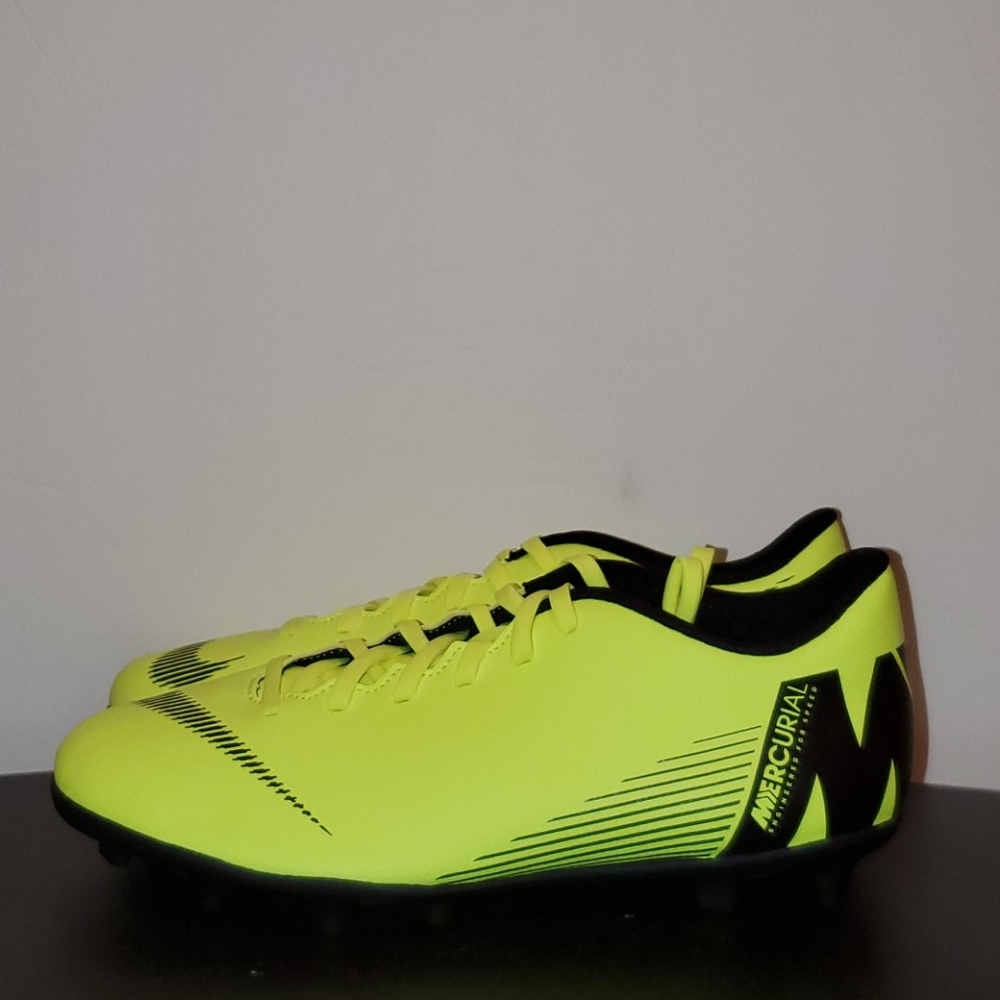 Nike Vapor 12 Club FG/MG Cleats